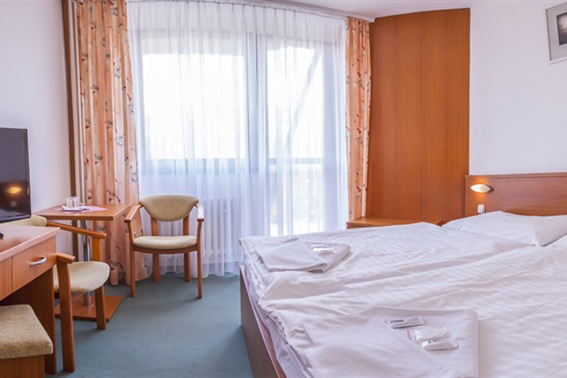 Hotel SOREA HUTNÍK I. - dva dvoulůžkové pokoje - typ 2+2
