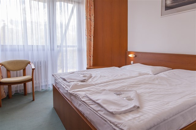 Hotel SOREA HUTNÍK I. - dva dvoulůžkové pokoje - typ 2+2