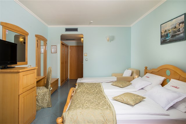 Hotel MIRAMARE - dvoulůžkový pokoj s možností dvou přistýlek - typ 2(+2) BM