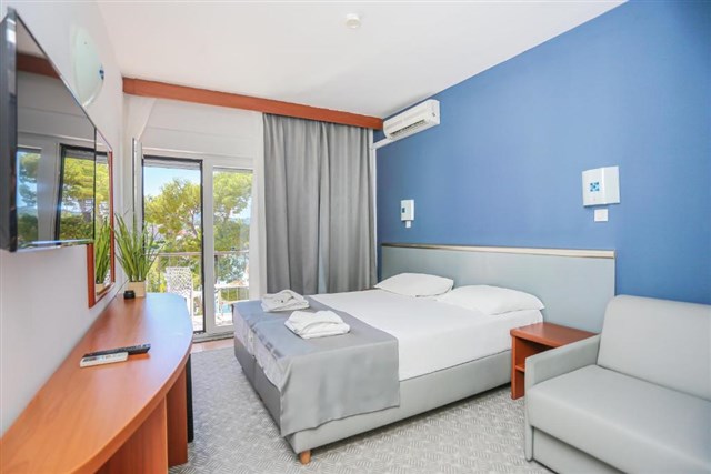 Hotel LUMBARDA - dvoulůžkový pokoj s možností přistýlky - typ 2(+1) BM