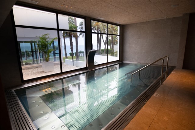ESTIVAL TORREQUEBRADA - vnitřní bazén