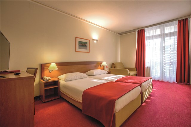 SOLARIS Hotel NIKO - dvoulůžkový pokoj s možností přistýlky - typ 2(+1) B