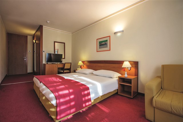 SOLARIS Hotel NIKO - dvoulůžkový pokoj s možností přistýlky - typ 2(+1)