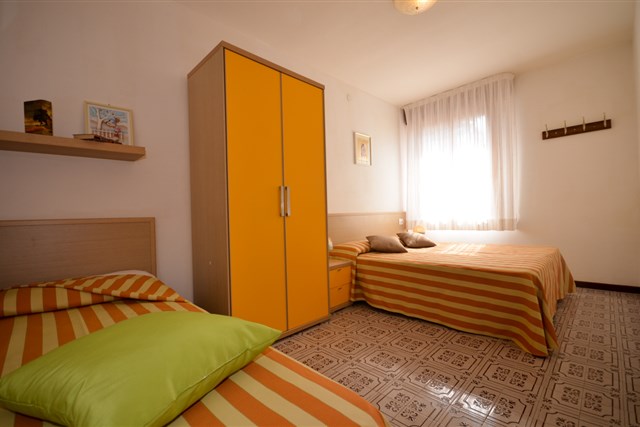 Apartmány SPLENDID E SALISBURGO - dvoulůžková ložnice a denní místnost - typ APT. 2+2 B1-4