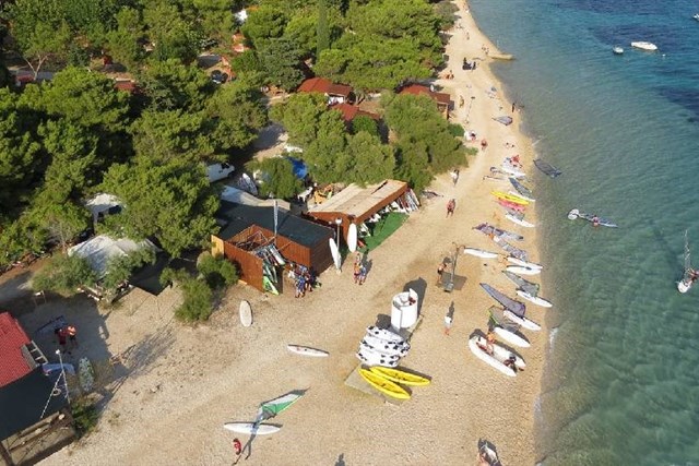 Bungalovy KOMODOR - Perna, Chorvatsko - pláž