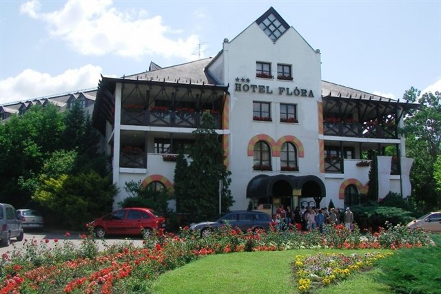 Hotel FLÓRA - 