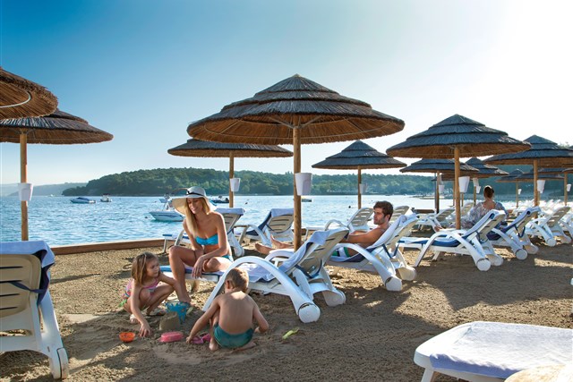 VALAMAR TAMARIS RESORT - Villas - Valamar Tamaris Resort, Poreč, Chorvatsko - pláž