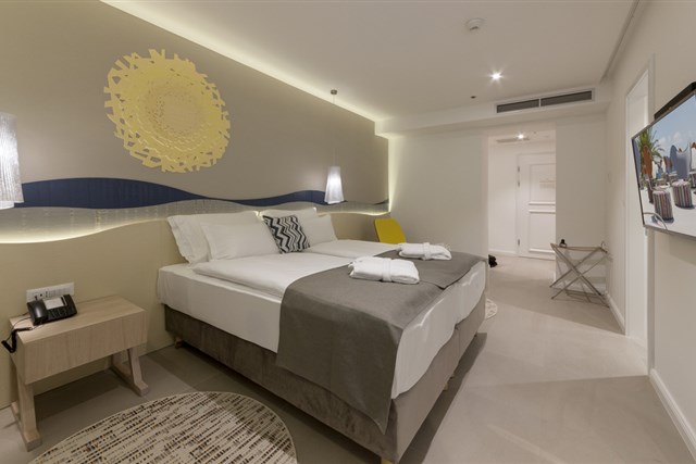Hotel BLUESUN JADRAN - dvoulůžkový pokoj s možností přistýlky - typ 2(+1) BM SUPERIOR