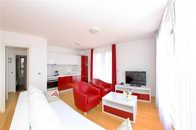 Apartmány SUNNYSIDE - dvoulůžková ložnice, pokoj s rozkládacím gaučem a denní místnost - typ APT. 2+3 D