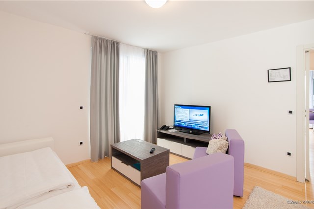 Apartmány SUNNYSIDE - dvoulůžková ložnice, pokoj s rozkládacím gaučem a denní místnost - typ APT. 2+3 E