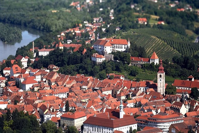 AUTOBUSOVÝ ZÁJEZD do slovinských lázní RADENCI - pohled na město Ptuj